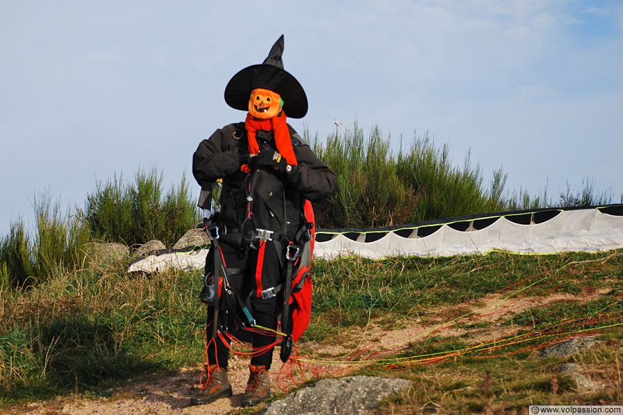 01-parapente-halloween