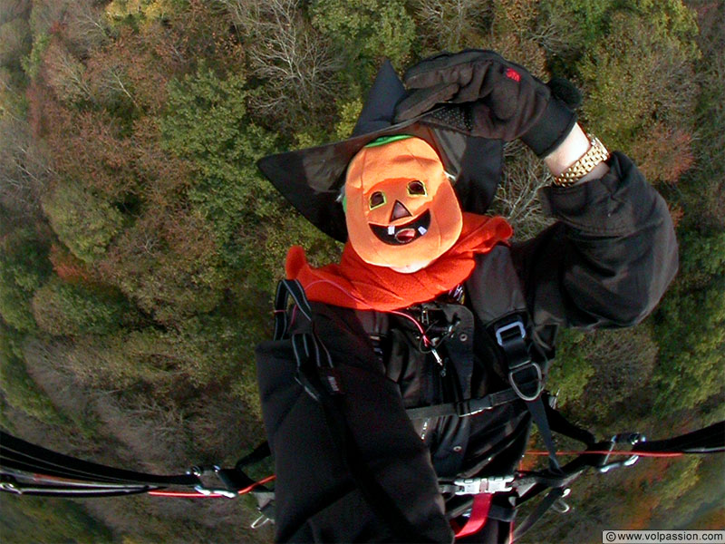 12-parapente-halloween