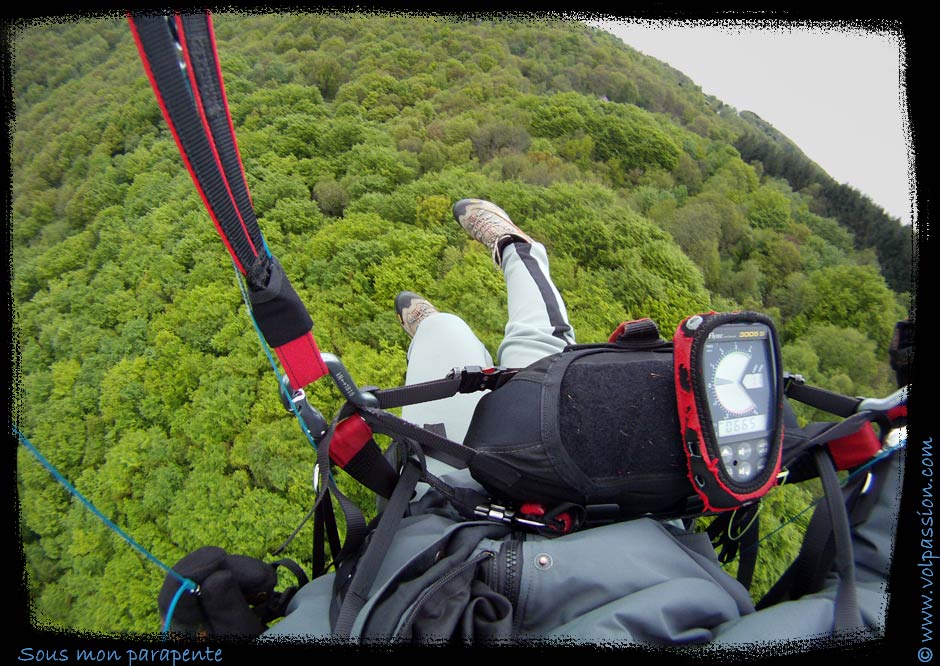 02-sous-mon-parapente